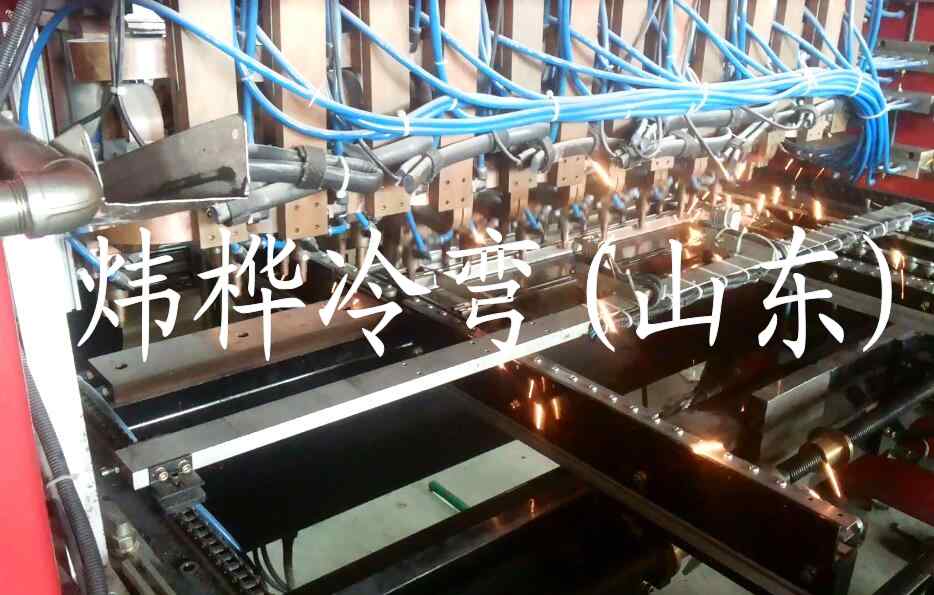 货架立柱加筋焊接出产线
