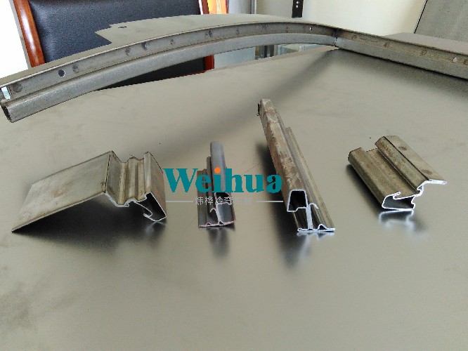 1567130000287018 汽车玻璃导槽成型出产线