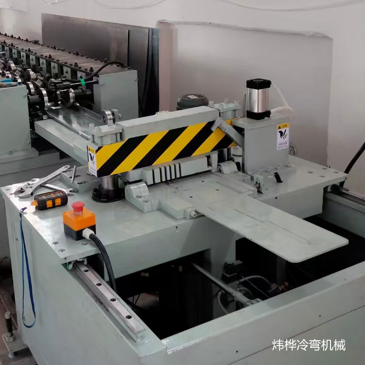 冷弯成型机工作道理及折弯机制作步骤